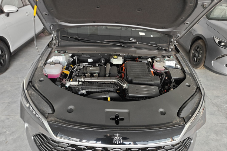 比亚迪 秦PLUS 2025款 DM-i 智驾版 55KM领先型机舱底盘24