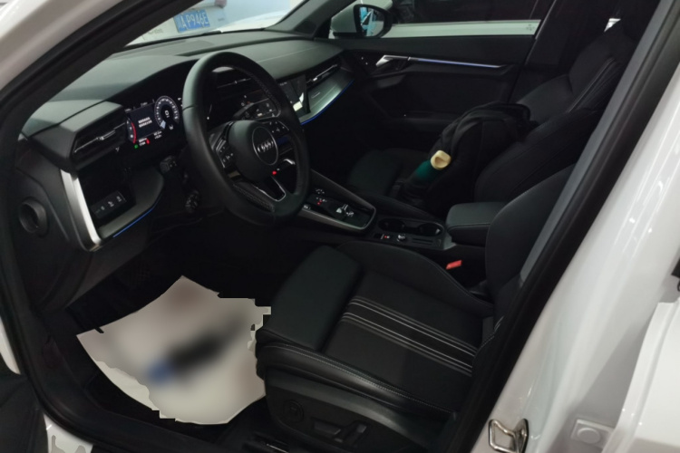 奥迪A3 2024款 A3L Limousine 35 TFSI 时尚运动型中控内饰19