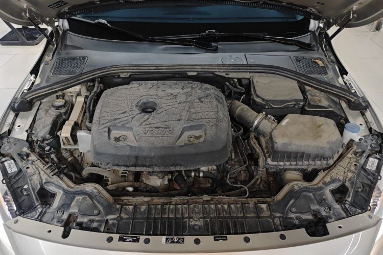 沃尔沃S60 2019款 S60L 改款 T5 智进进阶版机舱底盘24