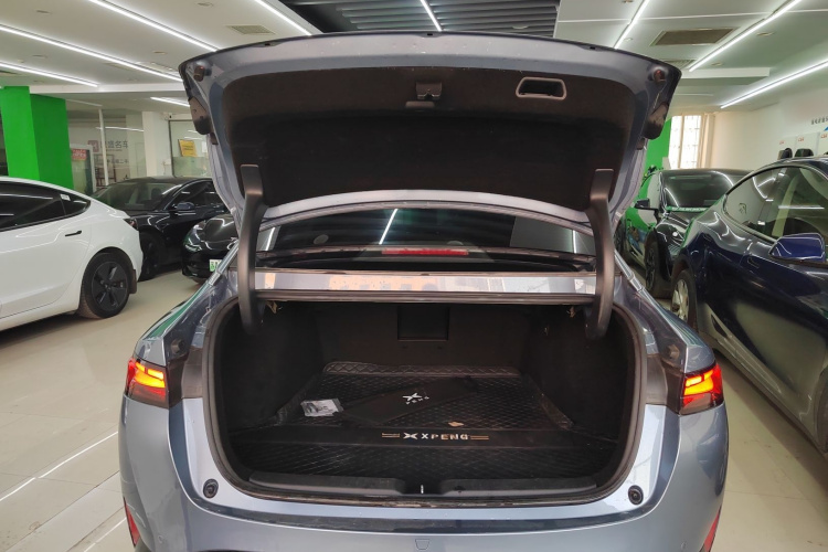 小鹏P5 2022款 550E机舱底盘23