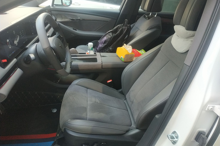 岚图汽车 岚图追光 2024款 PHEV 四驱超长续航行政版中控内饰19