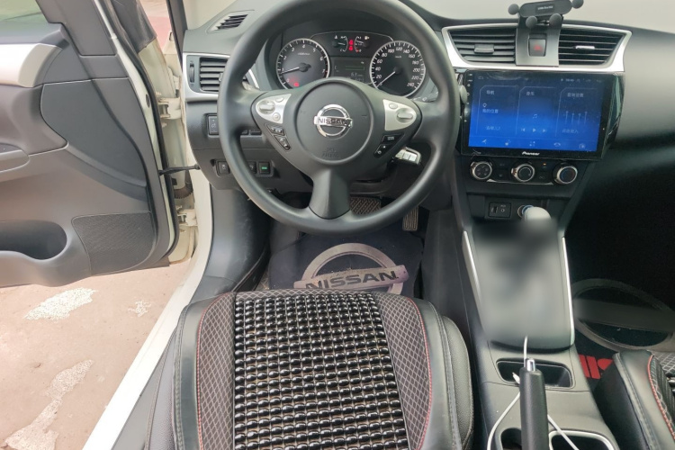 日产 轩逸 2021款 经典 1.6XE CVT舒适版中控内饰13