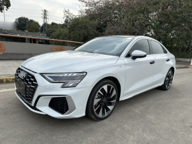 奥迪A3 2024款 A3L Limousine 35 TFSI 时尚运动型