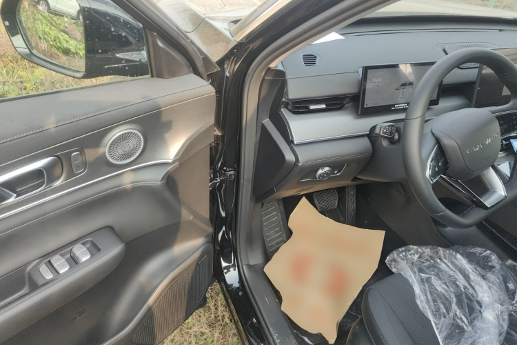 奇瑞 风云T8 2025款 1.5T 130km 舒适版5座中控内饰20