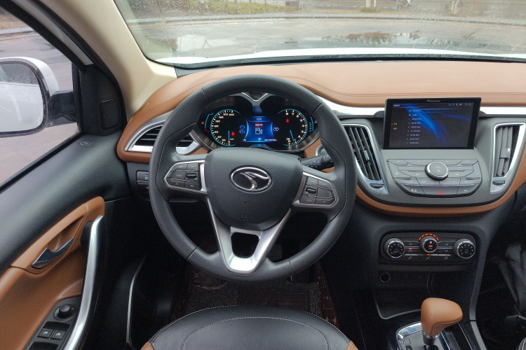 东南DX7 2018款 1.5T 自动荣耀版中控内饰13