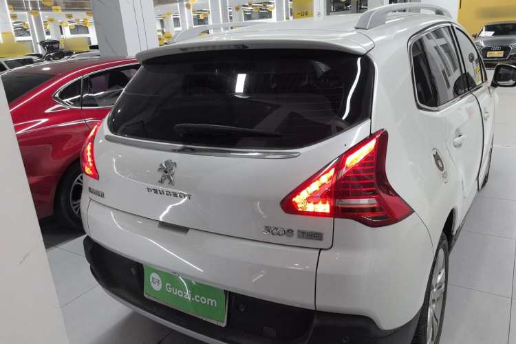 标致3008 2013款 1.6THP 自动至尚版车身外观6