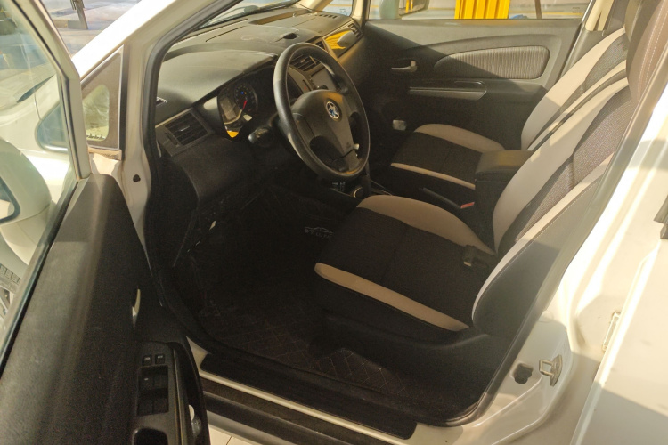 启辰R50X 2015款 1.6L 自动潮流版中控内饰7003