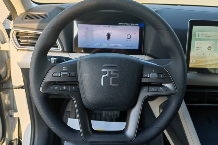 比亚迪 元UP 2025款 301KM 领航型中控内饰7007