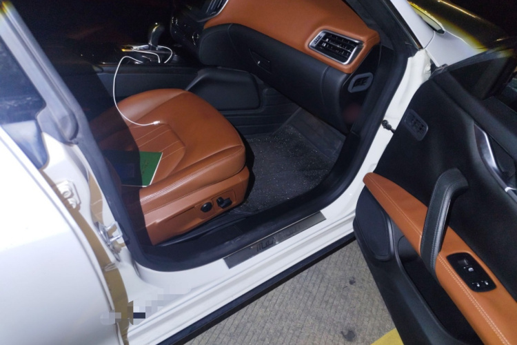 玛莎拉蒂 Ghibli 2014款 3.0T 标准版局部细节9005