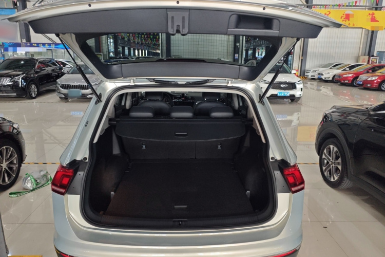 大众 途观L 2019款 改款 330TSI 自动两驱全景舒适版 国VI局部细节23