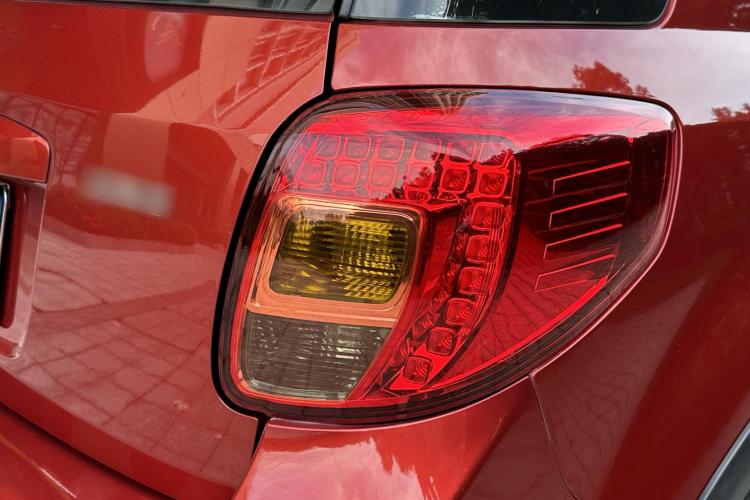 铃木 天语 SX4 2013款 1.6L 自动酷锐型车身外观6006