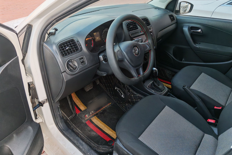 大众 Polo 2016款 1.4L 自动风尚型中控内饰7006