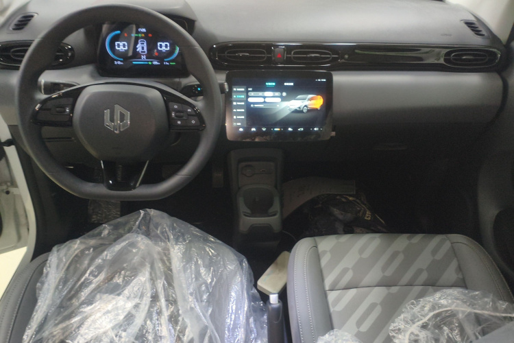 零跑汽车 零跑T03 2024款 200轻享版中控内饰7002