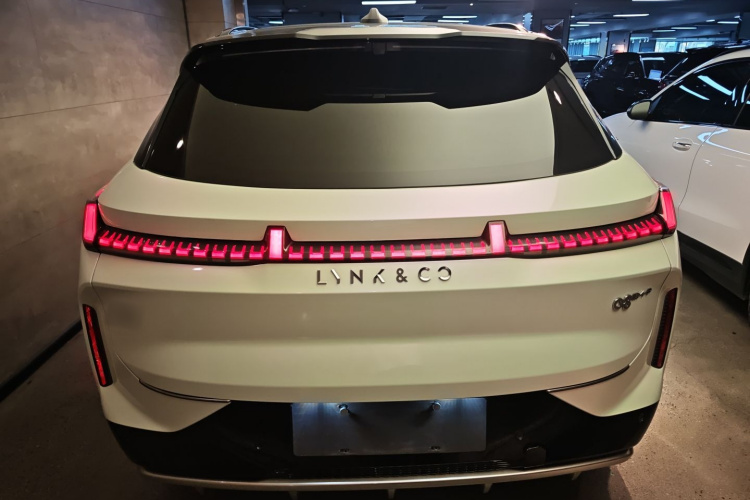 领克08 EM-P 2023款 220km 时间限量版车身外观6004