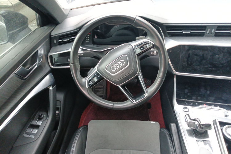 奥迪A6L 2023款 45 TFSI 臻选动感型中控内饰13