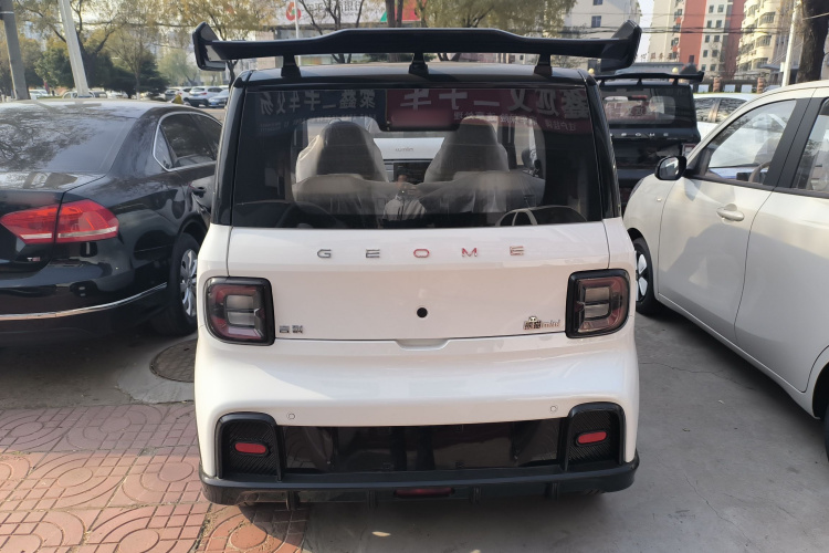 吉利银河 2025款 210km 熊猫卡丁车身外观6