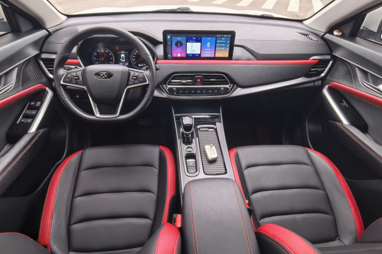 思皓X8 2021款 300T DCT领先智联版 7座中控内饰7004