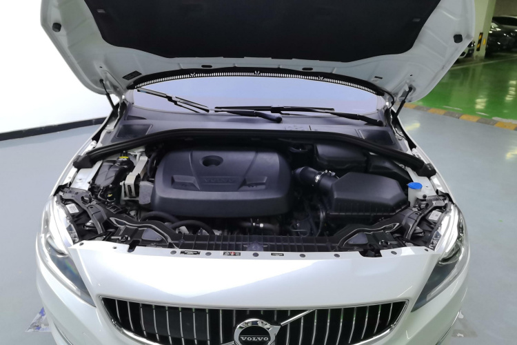 沃尔沃S60 2019款 S60L 改款 T5 智驭菁英版机舱底盘24
