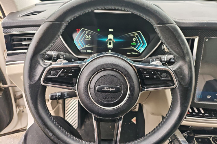 众泰T700 2017款 1.8T 双离合尊贵型中控内饰13