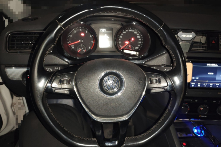 大众 速腾 2017款 230TSI 手动舒适型中控内饰13