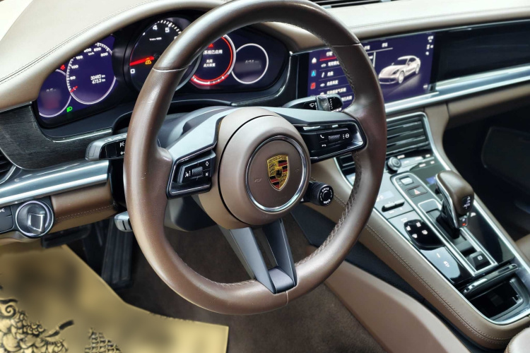 保时捷 2023款 Panamera 4 行政加长版 2.9T中控内饰7002