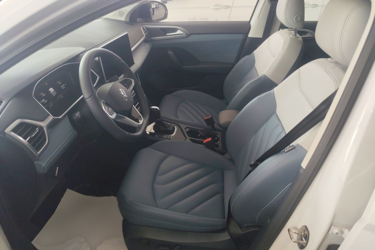 大众 途岳 2024款 300TSI 两驱月尊版中控内饰19