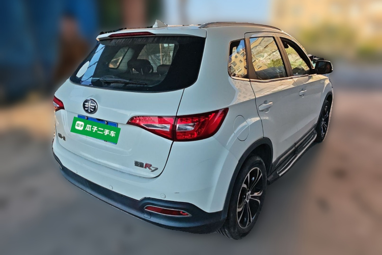 一汽 森雅R7 2017款 1.6L 自动智能型车身外观7