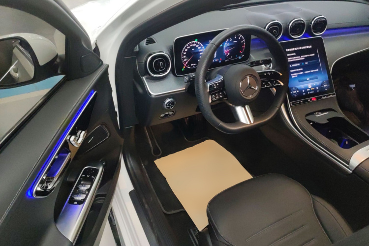 奔驰C级 2025款 C 200 L 运动版中控内饰7003