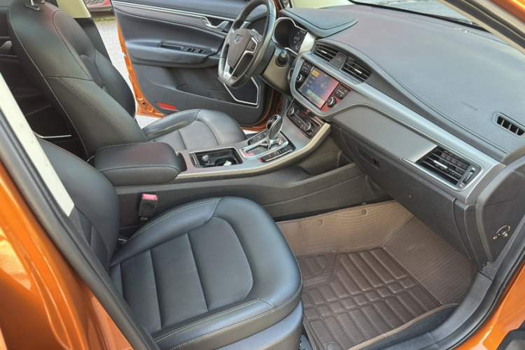 吉利汽车 帝豪GS 2016款 运动版 1.8L 自动领尚型中控内饰7006