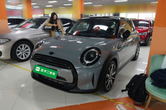 MINI 2023款 改款 1.5T COOPER 艺术家