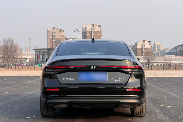 本田 雅阁 2023款 260TURBO 智享版车身外观6004