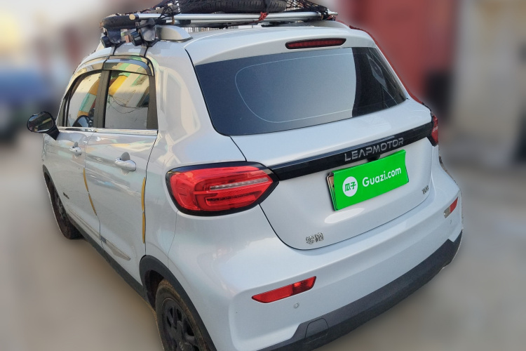 零跑汽车 零跑T03 2023款 310轻享版车身外观5