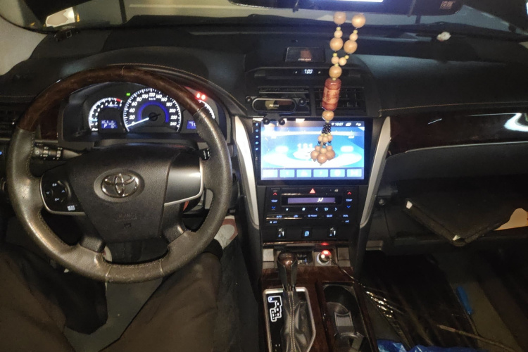 丰田 凯美瑞 2016款 2.0G 十周年纪念领先版中控内饰12