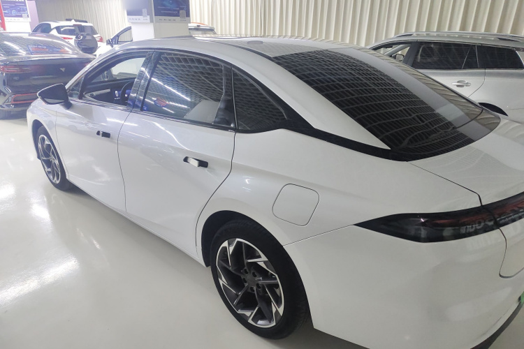 埃安 AION S MAX 2024款 70 星辰版车身外观4