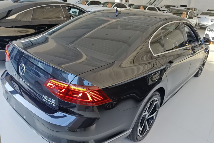 大众 迈腾 2025款 众享款 330TSI DSG豪华型车身外观6005