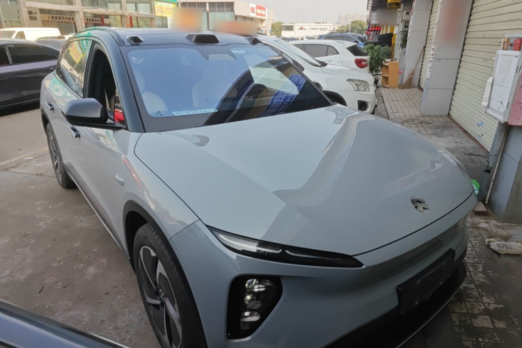 蔚来ES6 2024款 75kWh车身外观3