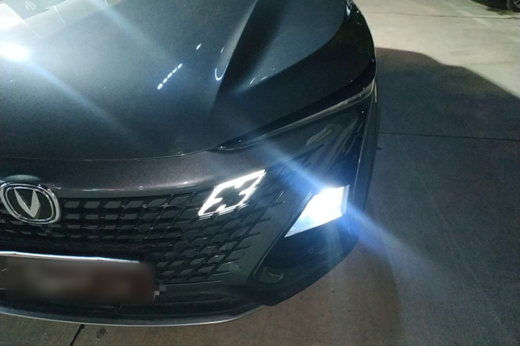 长安UNI-T 2022款 1.5T 尊贵型局部细节36