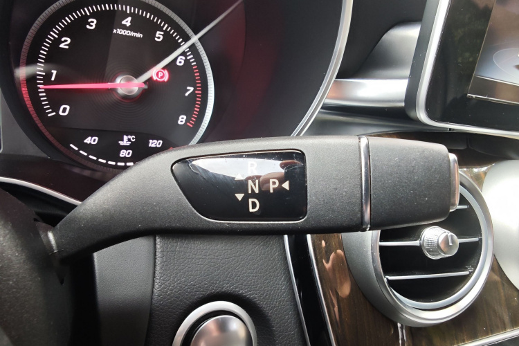 奔驰GLC 2016款 GLC 260 4MATIC 动感型局部细节18