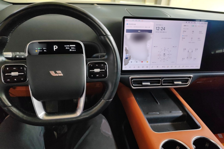 理想汽车 理想L8 2023款 Max中控内饰7002
