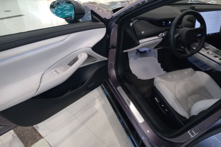 小米汽车 小米SU7 2024款 后驱长续航智驾版中控内饰7003