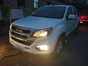 五十铃 瑞迈 2022款 2.8T经典柴油四驱舒适型标轴版JE493ZLQ6E