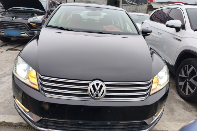 大众 迈腾 2013款 2.0TSI 尊贵型车身外观2