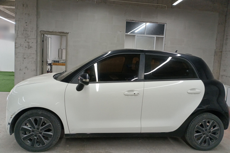 欧拉黑猫 2021款 351km 标准型车身外观4