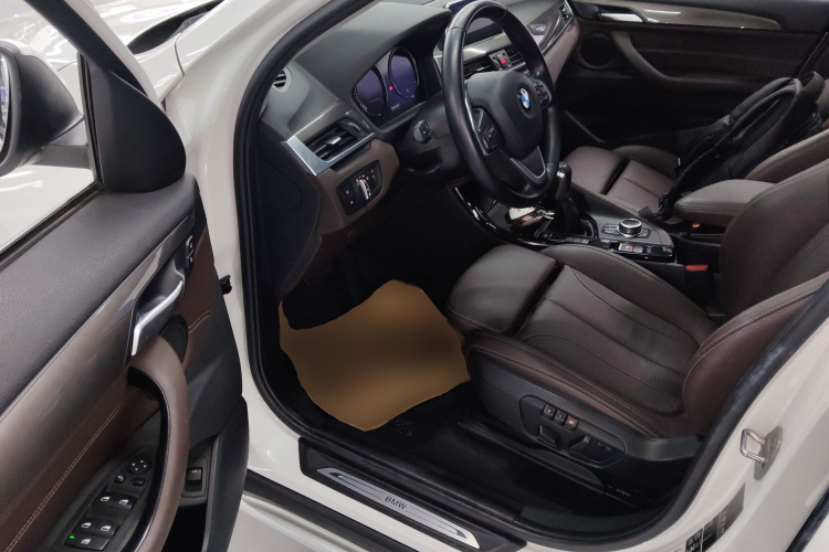 宝马X1 2018款 xDrive20Li 尊享型中控内饰20