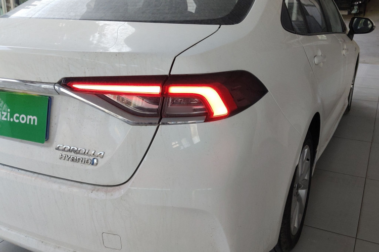 丰田 卡罗拉 2023款 1.8L 智能电混双擎 精英版车身外观9