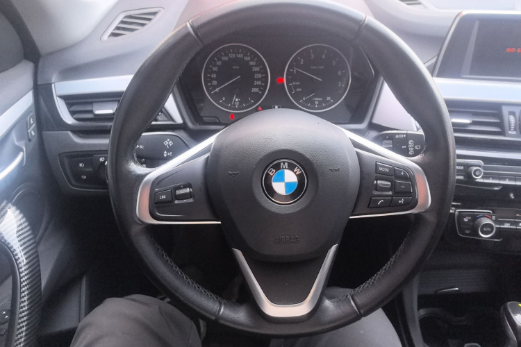 宝马X1 2016款 sDrive18Li 时尚型局部细节13