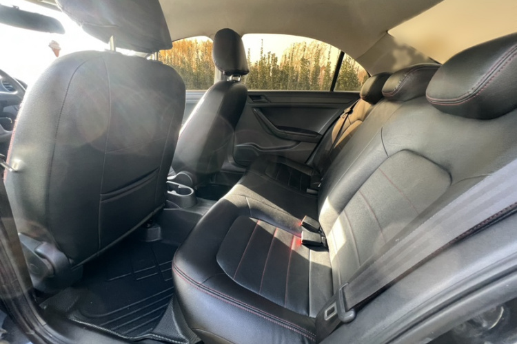 大众 捷达 2015款 质惠版 1.6L 自动时尚型中控内饰7002