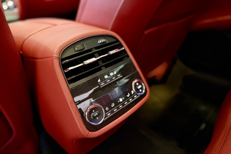 玛莎拉蒂 总裁 2013款 3.0T 标准型中控内饰7009