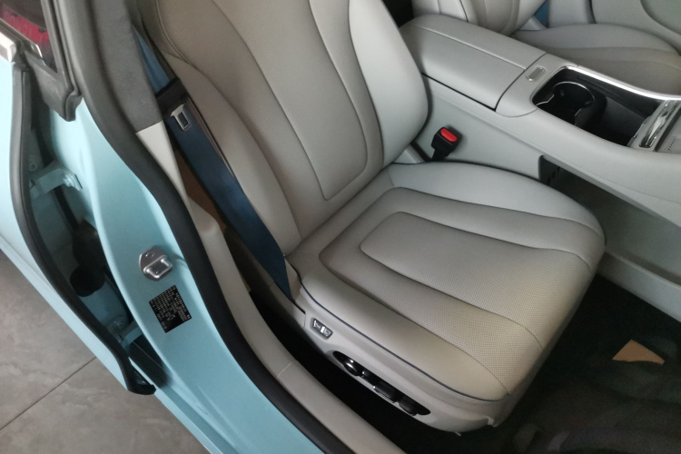 鸿蒙智行 智界S7 2025款 855km Max局部细节41