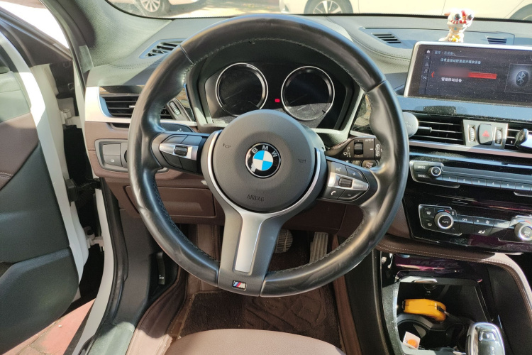 宝马X2 2020款 sDrive25i 领先型M越野套装中控内饰13